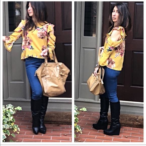 ✨LAST 1✨Mustard floral print cold shoulder blouse - Picture 8 of 8